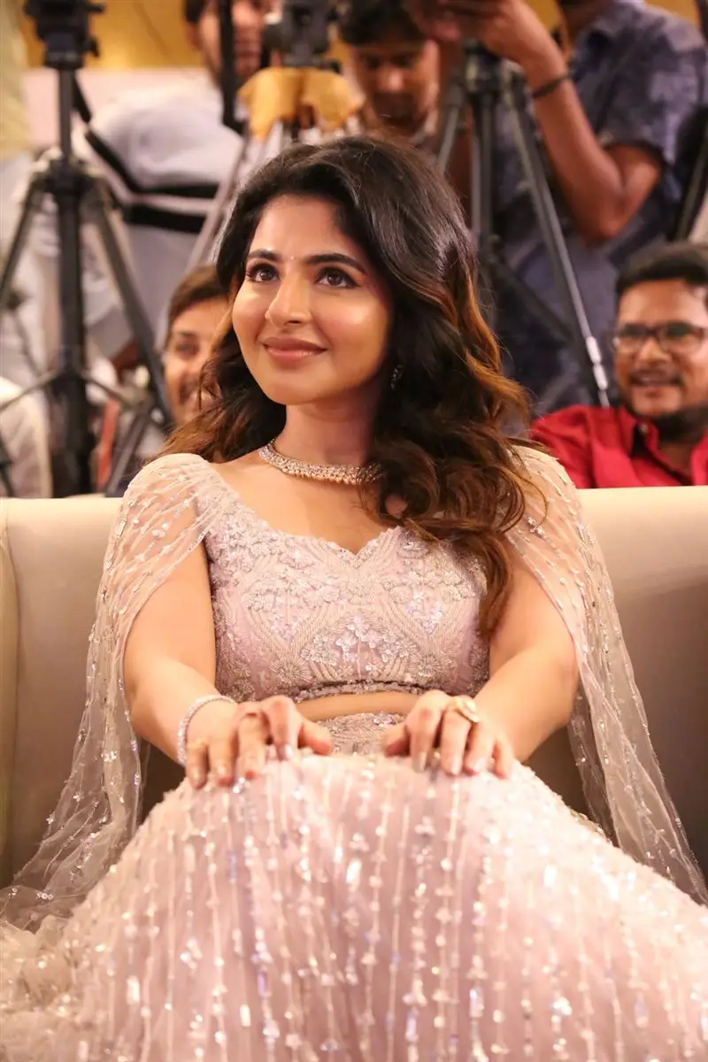 TELUGU ACTRESS ISWARYA MENON AT BHAJE VAAYU VEGAM MOVIE RELEASE EVENT 11